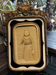  France antique photo frame picture frame bronze / glass young lady photograph entering 1800 period!