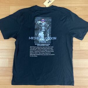 L ミチコロンドンMICHIKO LONDON MEN 新品 半袖Tシャツ トップス 綿100％ 黒 バックフォト 胸ポケット メンズ 紳士 アウトドア 夏 レジャー