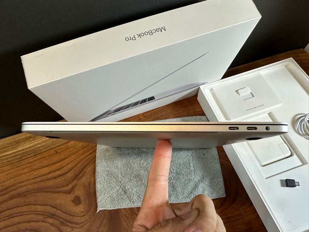 極美品充電1回」Apple MacBook PRO Retina 15inch 2018/CPUi7 2.6GHZ