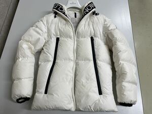 【正規輸入品】程度良好です！希少ホワイト 19AW Moncler MONTCLA TG0 モンクレール モンクラ サイズ0 エベレスト ヒマラヤ マヤ