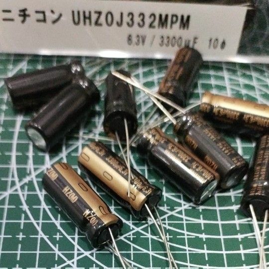 ニチコン　6.3V　3300uf　電解コンデンサー10個セット