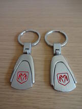 ★2個セット★ダッジ エンブレムキーホルダー Dodge 自動車 外車 リング Key Chain emblem ring Car キーチェーン 家の鍵 車のリモコン等に_画像1