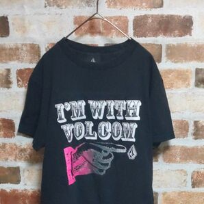 VOLCOM ボルコム"i'm with volcom" プリントTシャツ ブランド古着 ブラック サイズMバックワンポイントロゴ