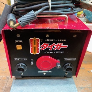 動作良好♪トーヨーアーク アーク溶接機 TS-150W 【50Hz用】小形交流アーク溶接機 100V200V兼用形 東洋変圧器