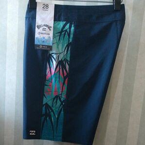 2☆半額以下!!新品未使用!!BILLABONG☆ビラボン☆サーフパンツ