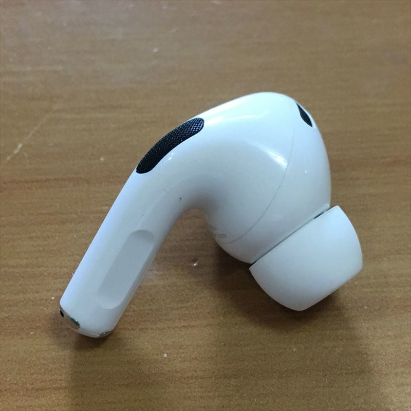 1) Apple純正AirPods Pro 第2世代イヤホン本体片耳右（ R）のみA2698