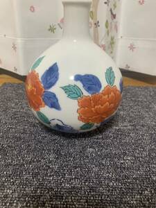 伊万里 有田焼　肥前鍋島様式　色絵　牡丹の花　色絵　花器　花入れ　一輪挿し 花瓶