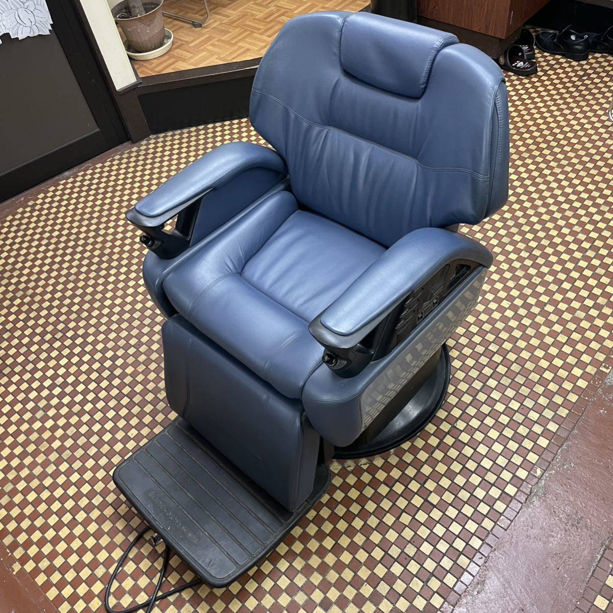 ヤフオク! -「タカラベルモント 理容椅子」(店舗用品) の落札相場