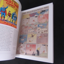 洋書 『Superheroes, Orphans & Origins: 125 Years in Comics』 ■送185円 125年の漫画キャラクターたちを通して学ぶ 考察する　2022刊◇_画像2