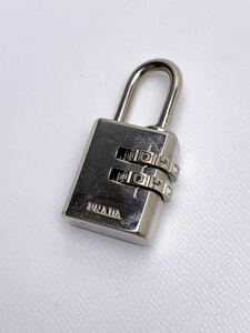 N552 正規品 PRADA プラダ ダイヤル式南京錠 パドロック 鍵 カデナ シルバーカラー チャーム キーホルダー