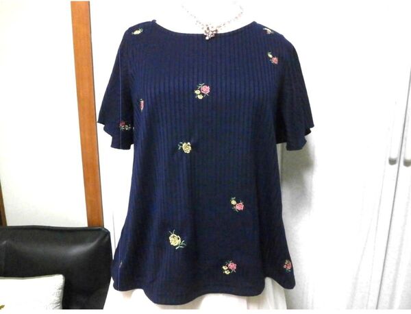 ☆ ☆美品**☆バラ柄刺繍 トップス * 完売☆最後までお読み下さいね※お写真追加しました※※