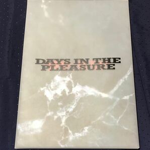 1991年★B’z ビーズ DAYS IN THE PLEASURE FC限定写真集 メモリアルカード付き 松本孝弘 稲葉浩志の画像2