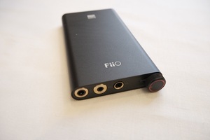 FiiO Q3 スマートフォン用アンプ　USB TypeC 3.5mm,　バランス 2.5mm, 4.4mm