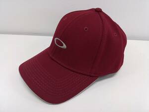 オークリー ゴルフキャップ ゴルフウェア ヘッドウェア 帽子 メンズ レディース レッド　赤　ボルドー 未使用 新品 OAKLEY 品番不明 タグ無