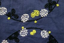 美品 マーブルシュッド コットン100％花柄刺繍フレンチスリーブブラウス 紺白黒黄 bg106_画像8