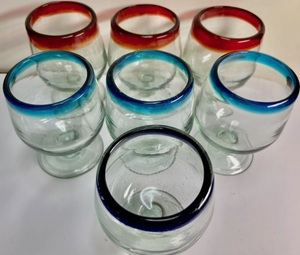 メキシコ産グラスカップ　7グラス(赤・青色)H＝約10.5cm W＝約6.5cmメキシコで、購入しました