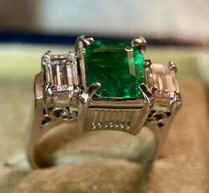 pm　コロンビア産　vivid green エメラルド 2.002ct D1.09ct 和製アンティーク　　ダイヤモンドリング カラーストーン