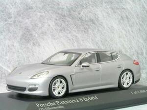 * 1/43 Porsche = Panamera S / silver = Porsche