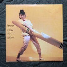 傷なし美盤 1984年 富田靖子 Yasuko Tomita LPレコード みつめてください。帯付 山木秀夫, 渡嘉敷祐一, 林立夫, 松原正樹, 今剛, 吉川忠英_画像2