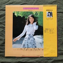 良盤 レア盤 1975年 オリジナルリリース盤 岡田奈々 Nana Okada LPレコード 奈々のひとりごと 帯付 アイドル ファーストアルバム 16歳_画像2