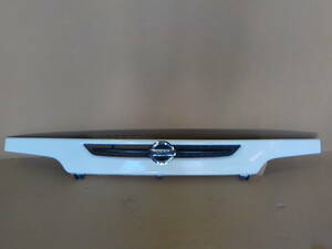  Atlas SH4F23 SP6F23 radiator grill front grille 62312-6T100 531 crystal white H16 year 