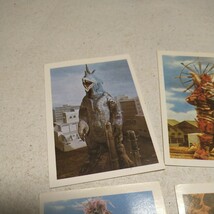 n-553◆ 当時物 昭和レトロ ウルトラマン怪獣カード6枚　雑誌 本 古本 印刷物 ◆ 状態は画像で確認してください。_画像2