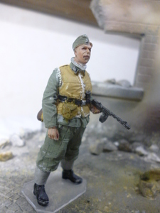 1／３５ドイツSS歩兵PPSh-41レジン完成品