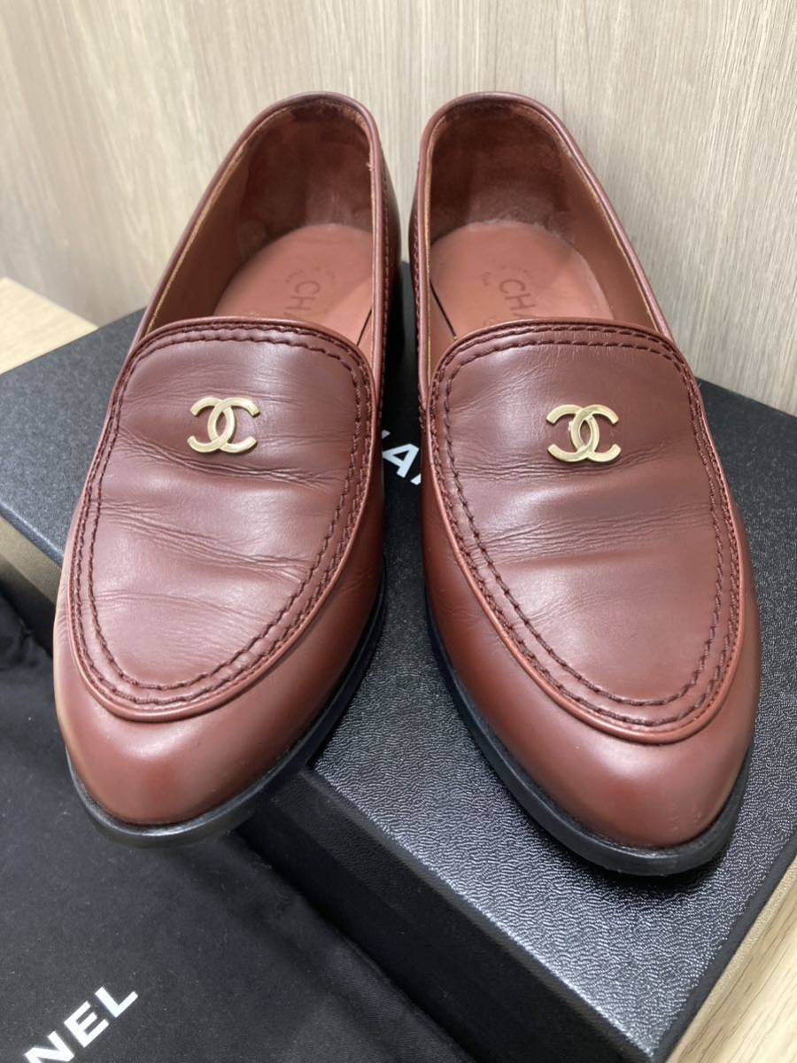 シャネルローファーの値段と価格推移は?|2件の売買データから