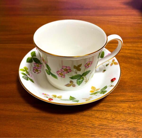 ウェッジウッド ワイルドストロベリー カップ&ソーサー WEDGWOOD