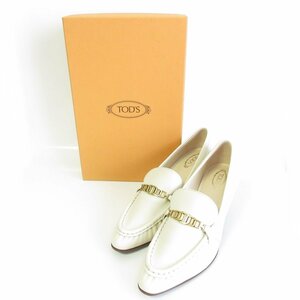 未使用 TOD’S トッズ チェーン装飾 レザー ポインテッドトゥ ローファー モカシンパンプス 38 1/2 約25.5cm オフホワイト×ゴールド金具