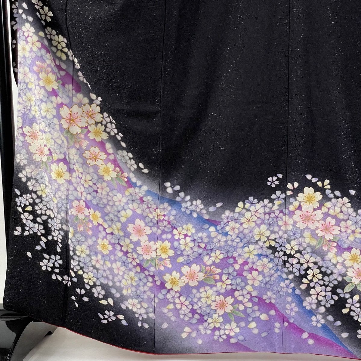 振袖美品名品桜花びら金糸銀通し黒袷身丈165cm 裄丈66.5cm M 正絹