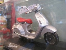 ★海外販売イタリアエデイコラ1/18ベスパ Vespa946 Bellissima2014☆彡_画像3