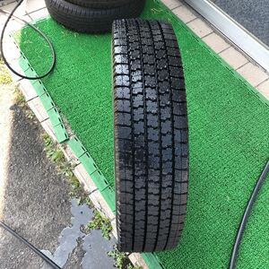 再生タイヤ　イボ付き195/85R16　1本:5000円