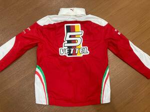 即決！送料無料！FERRARI PUMA フェラーリ 公式 商品 No.5 セバスチャン・ベッテル (VETTEL) レインジャケット ヨーロッパサイズ L 中古！