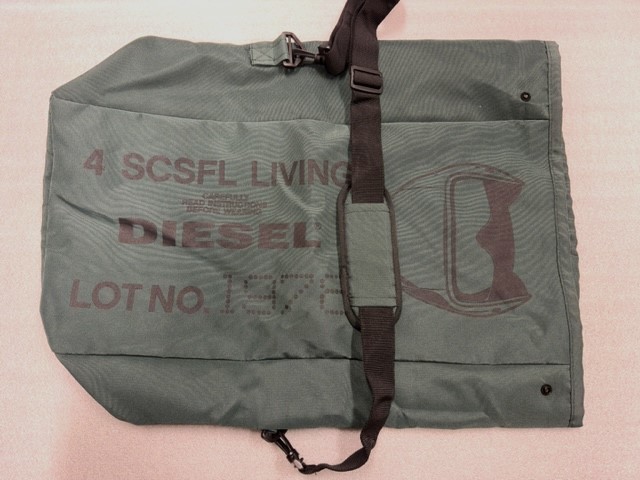 ヤフオク! -「diesel ショルダーバッグ」の落札相場・落札価格
