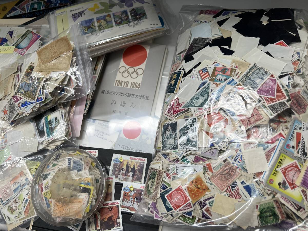 4○日本切手外国切手中国切手等消印有含む大量約3キロまとめ現状