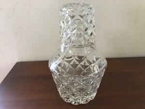 水入れ瓶とグラスセット　クリアプレスガラス　アンティーク　レア品