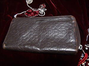  Calvin Klein. long wallet Brown 