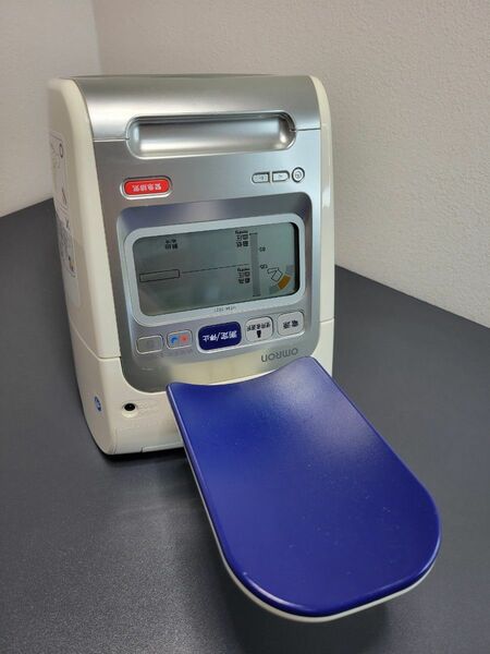 オムロンデジタル自動血圧計 HEM-1020