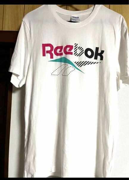 reebok tシャツ