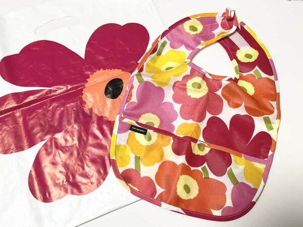 マリメッコ marimekko スタイ ウニッコ レッド オレンジ お食事エプロン よだれかけ 新品 廃盤カラー レア