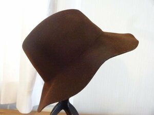 ÷ Rebecca÷レディース・メンズ　ブラウン色　中折れハット　スタイル帽子　サイズ５７・５cm　キャップ　帽子　ウール　イタリア製