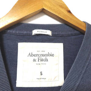 【送料無料】アバクロンビー＆フィッチTシャツ/Sサイズ 紺グレー Abercrombie&Fitch 色褪せあり 難ありの画像3