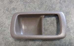  Vista SV35 right rear door SV30 inner handle cover original right rear door interior steering wheel around panel part removing car equipped right rear door frame lever cover 