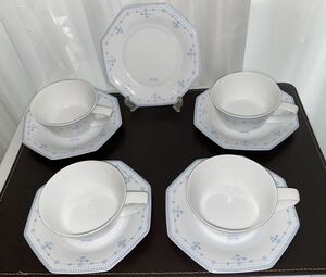 ノリタケ Noritake COURREGES / クレージュ / ティーカップ ＆ ソーサー 4客とソーサー1枚