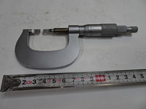 94-3)mitsutoyo going straight ahead type blade micro meter 