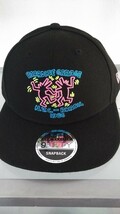 NEWERA 59FIFTY low profile snapbackcapニューエラ キャップ帽子 新品未使用100%本物キースへリングコラボ限定 タグ付き 黒 送料無料_画像2