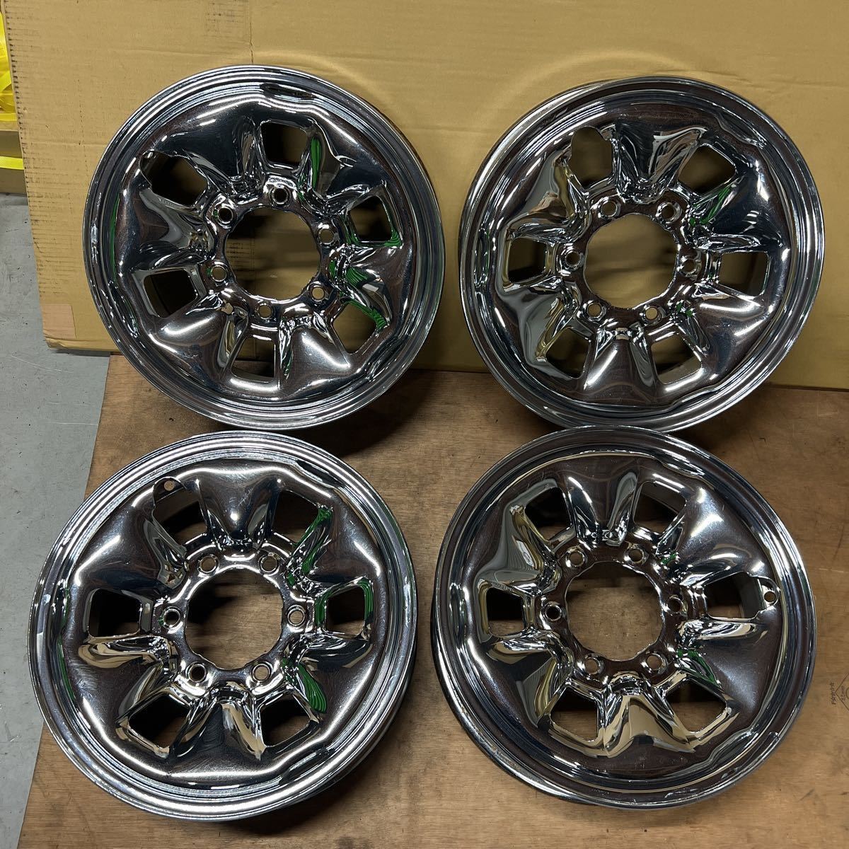 ヤフオク! -「ハイエース 純正 ホイール メッキ」の落札相場・落札価格