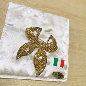 ブローチ イタリア製 可愛い カバンなどのアクセサリーに (^-^)定価5800円　レディース