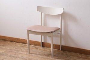 R-039189　ヴィンテージ家具　G-PLAN Danishシリーズ　Larsen　チーク材　可愛らしい雰囲気のペイントがお洒落なダイニングチェア(椅子)